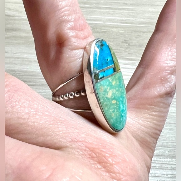Vintage Designer H. Smith Sterling Silver Abstract Turquoise Inlay Ring, Size 6 - Picture 10 of 11